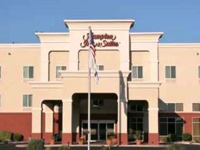 Hampton & Hotel Hobbs