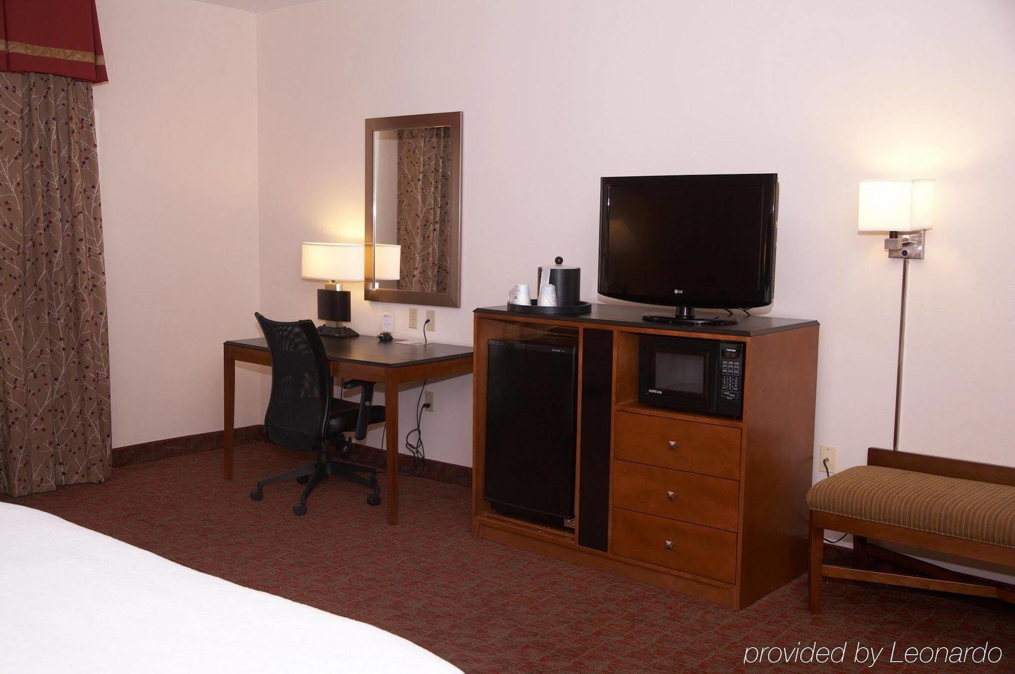 Hampton & Hotel 3*